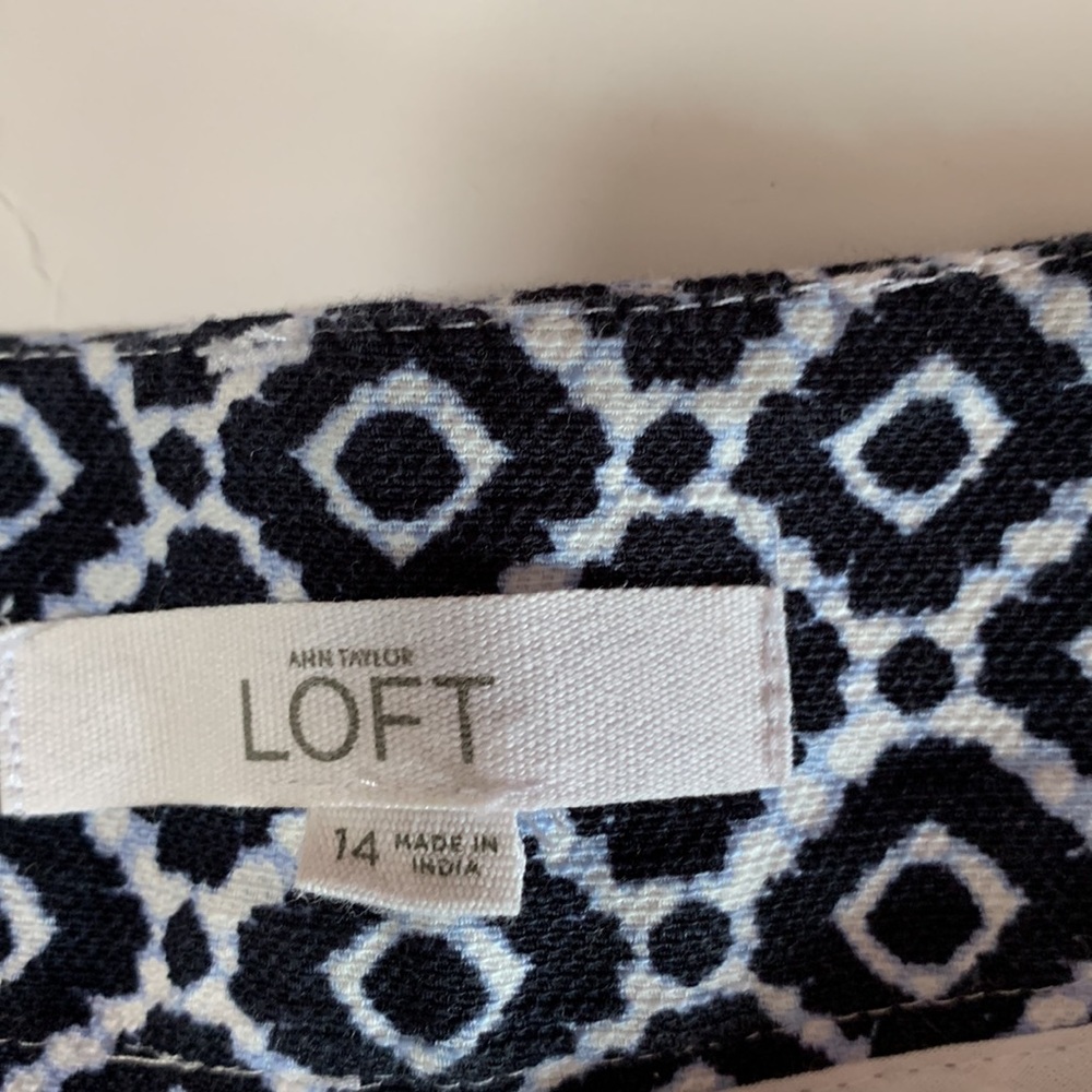 Loft riviera short blue & white pattern size 14 - Picture 3 of 7